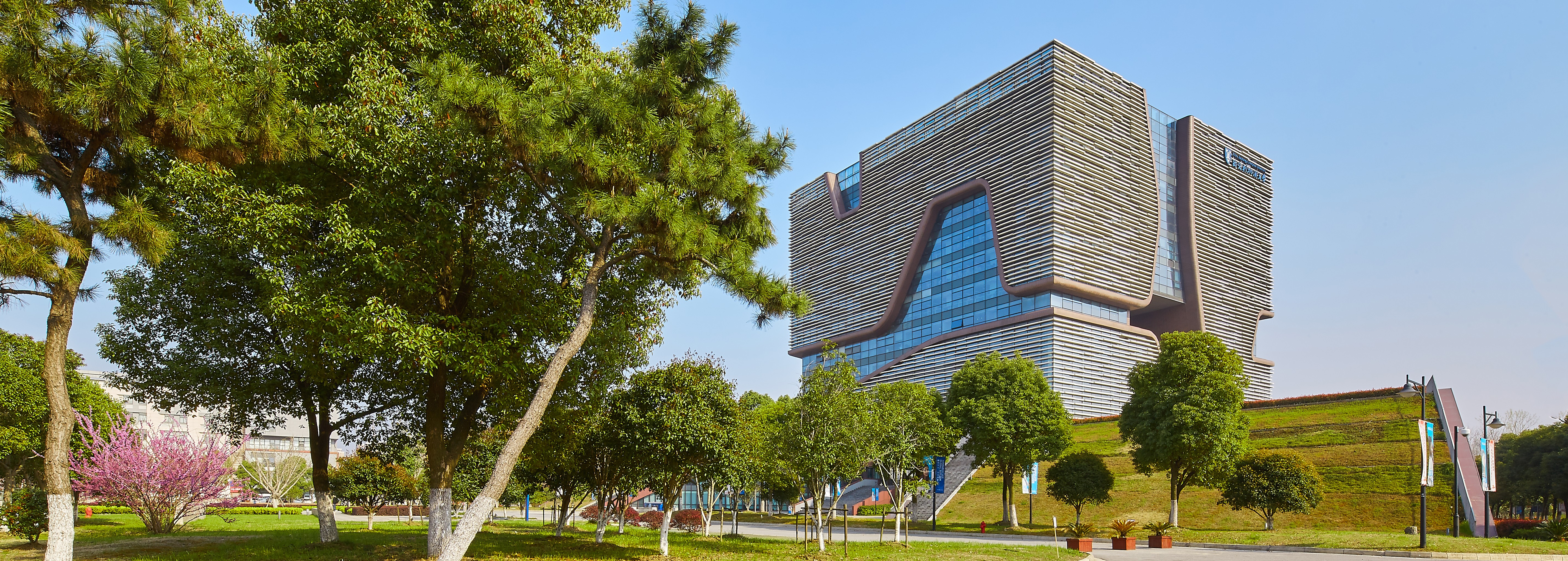 Translating Tomorrow: Collaboration, Creation, and Communities 翻译明天：合作、创新、社群